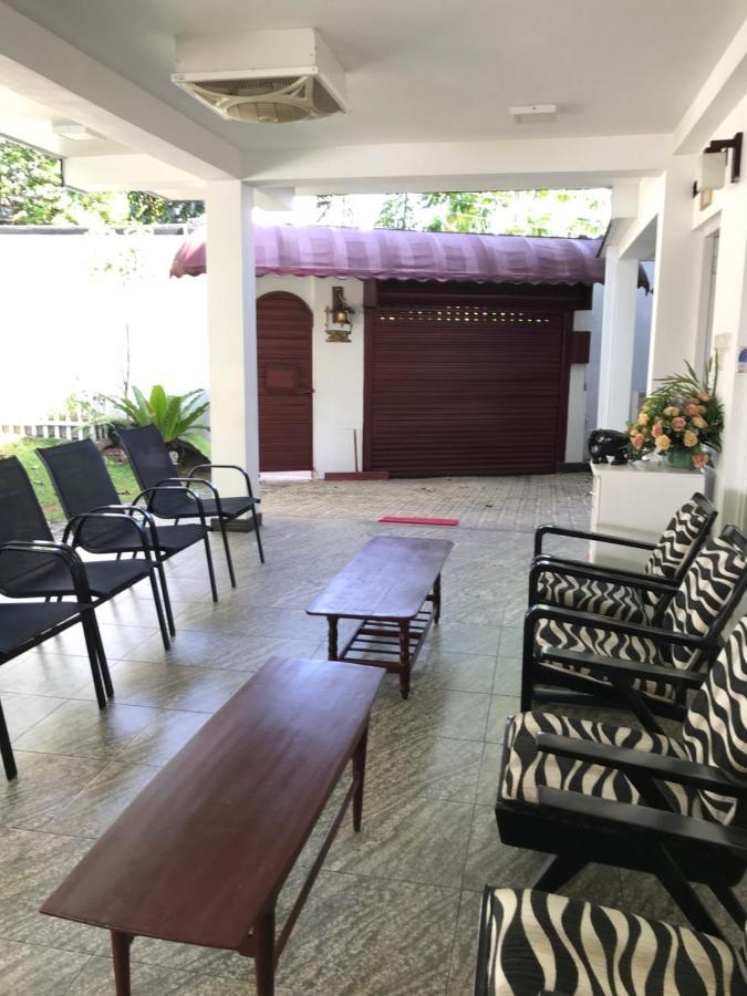 Duvi'S Shelter Bungalow Colombo Buitenkant foto
