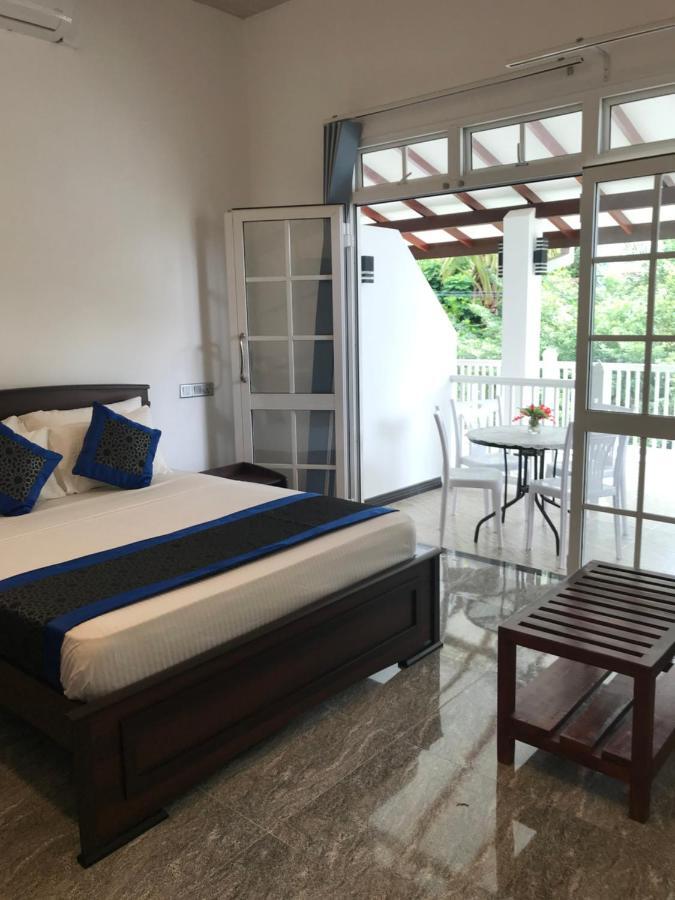Duvi'S Shelter Bungalow Colombo Buitenkant foto