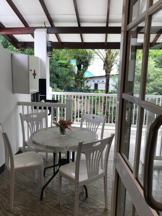 Duvi'S Shelter Bungalow Colombo Buitenkant foto