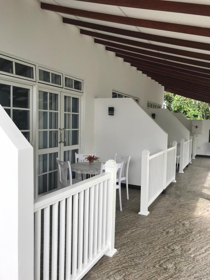 Duvi'S Shelter Bungalow Colombo Buitenkant foto
